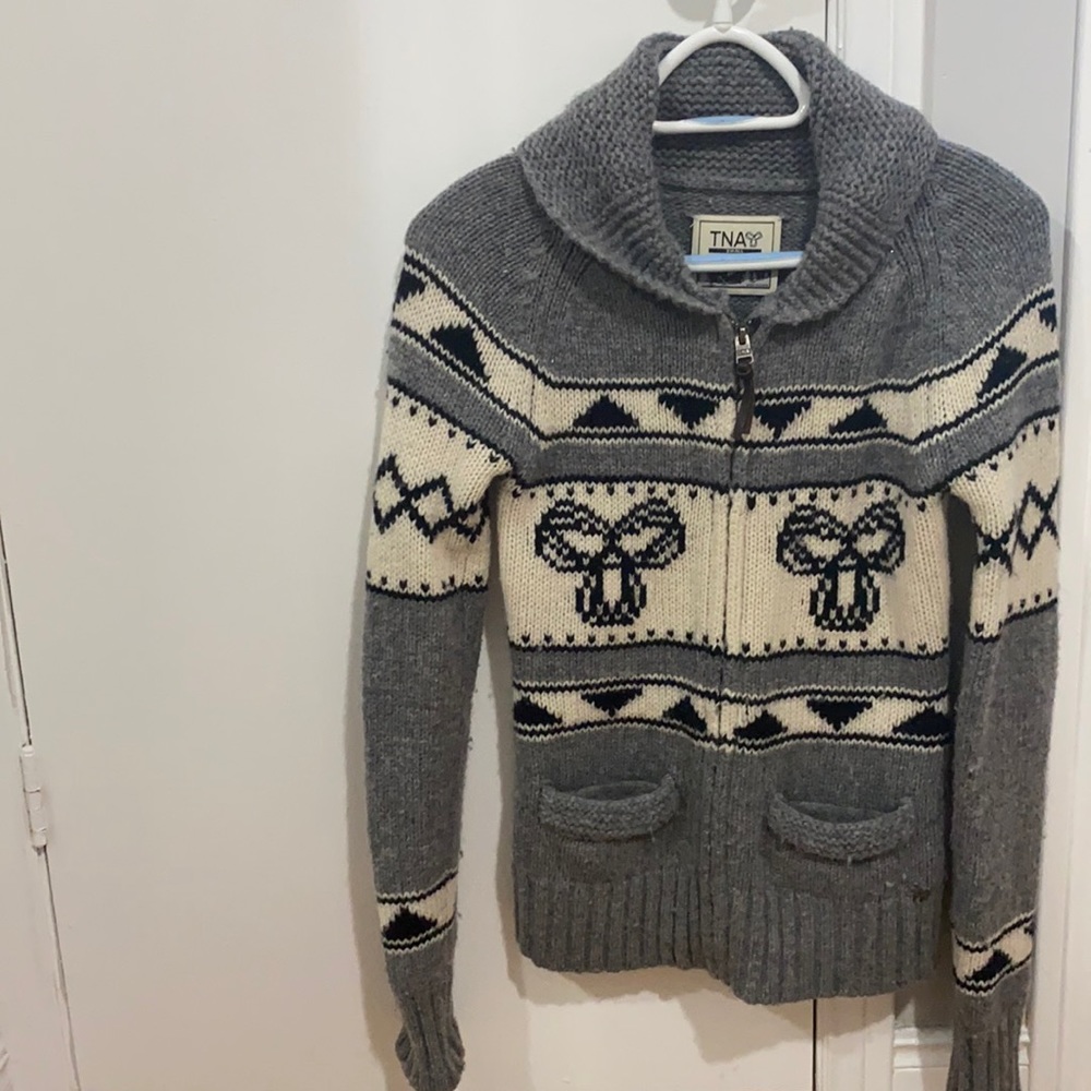 Tna sweater